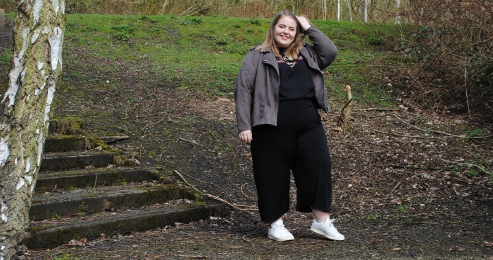 Black Pink Clove Culottes bought from Asos seen modeled on plus size girl